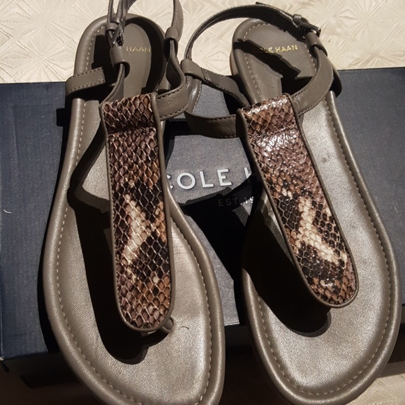 Cole Haan Molly flat thong - Picture 2 of 5